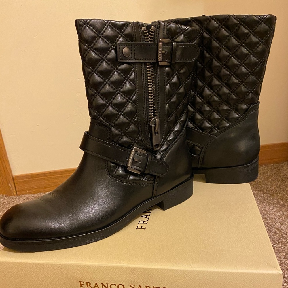 BRAND NEW!! Size 7.5 Franco Sarto short black boot